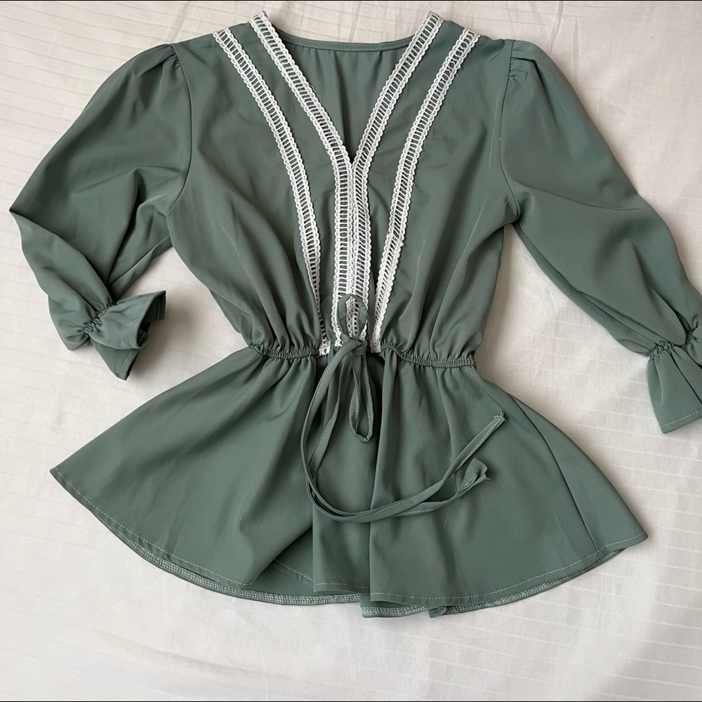Non branded pastel green blouse size XS/S